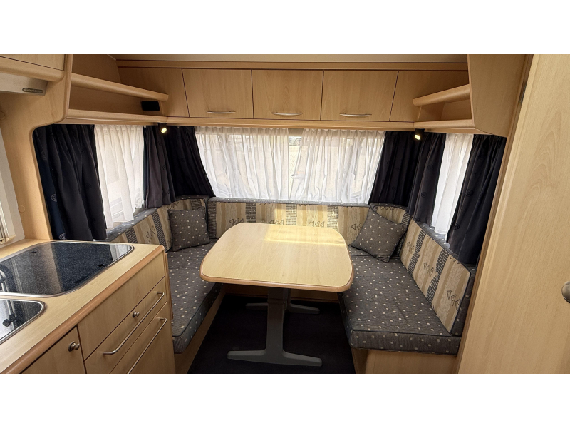 Chateau Calista 450 FHU frans bed rondzit toilet  foto: 11