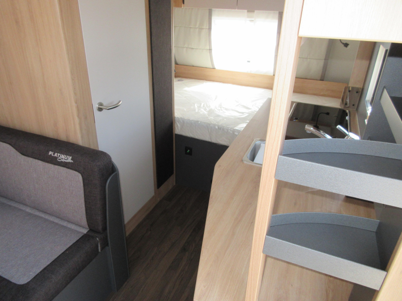 Knaus Sport Platinum 420 QD !! NIEUW BINNEN !!  foto: 2