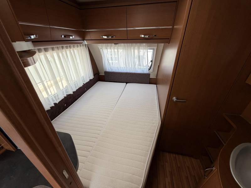Knaus Sudwind Exclusive 450 FU +fietsendrager+mover  foto: 10