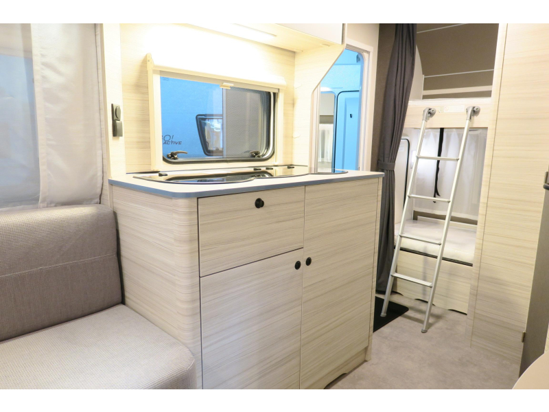 Dethleffs C'Joy 480 QLK STAPELBED+VASTBED+GARAGE  foto: 4