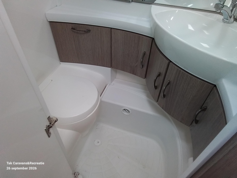 Hobby Prestige 560 UL Aparte bedden+rondzit  foto: 6