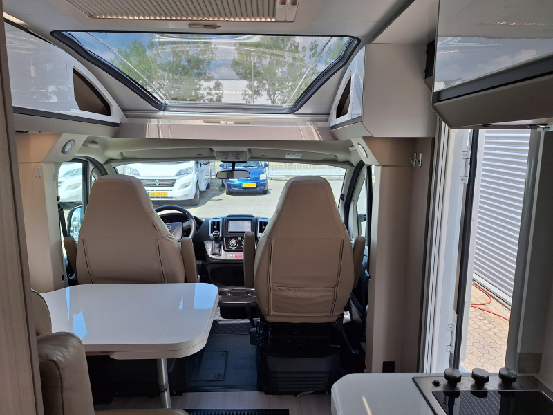 Adria Compact Supreme SC QUEENSBED+LEVELSYSTEEM  foto: 4