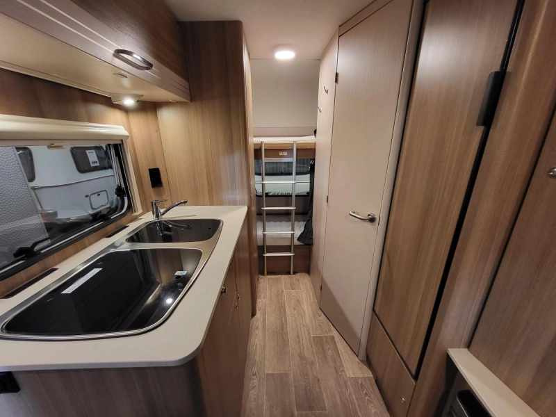 Dethleffs C'Joy 410 LK inclusief Dorema voortent  foto: 5