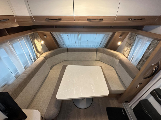Hobby De Luxe 460 LU foto: 5