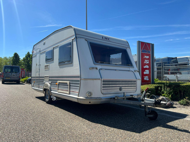 LMC 450 | Fietsenrek | Half Automatische Mover | Dinette | Voortent | Kachel foto: 0