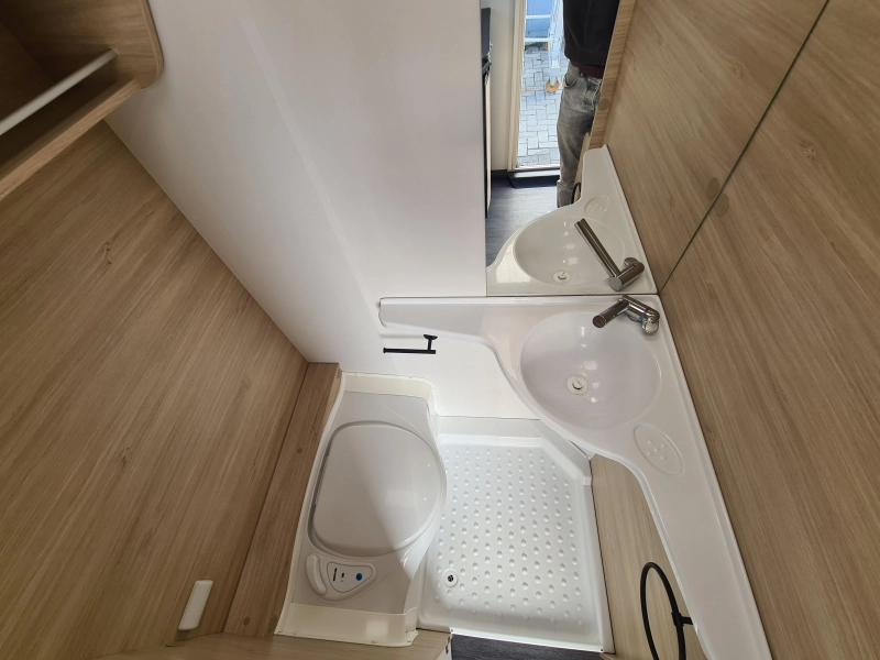 Sterckeman Easy 420 CP Voortent!  foto: 14