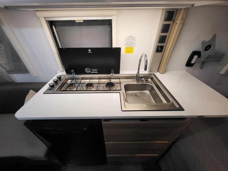 Adria Altea 462 PU 1 jaar garantie  foto: 9