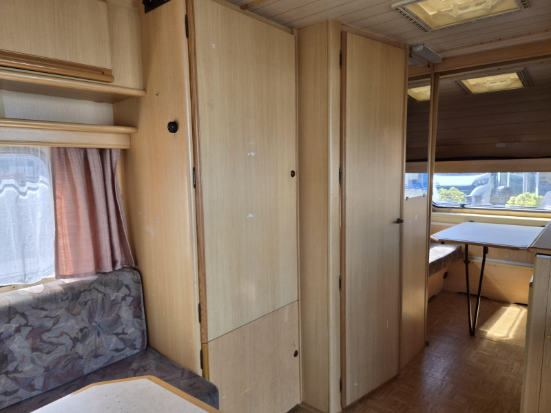 LMC Luxus 490 P Voortent - Klap bovenbed  foto: 15