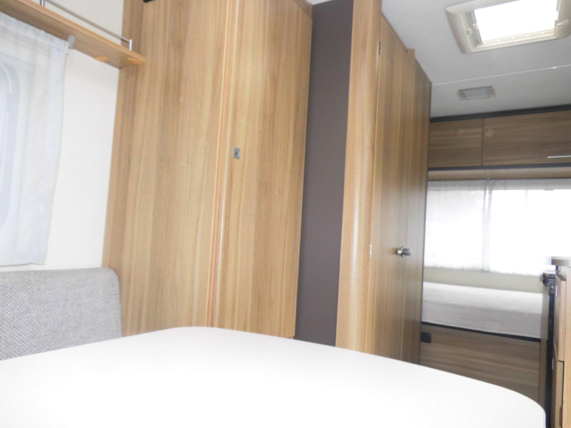 Caravelair Antares 440 Voortent, instapbeugel  foto: 8