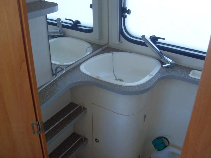 Eriba Triton 430 GT Touring met Mover  foto: 6