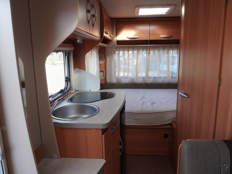 Eriba Nova Light 425 MET MOVER EN VOORTENT 