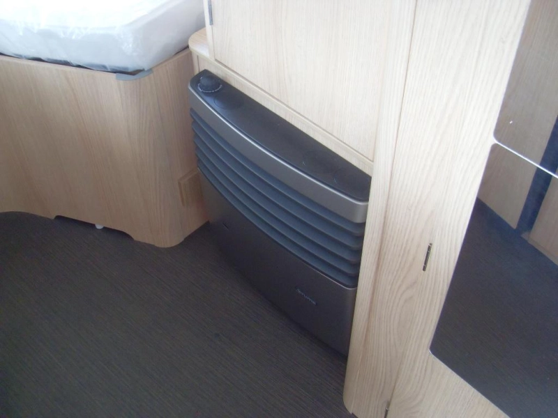 Eriba Touring - 60 Edition 542 met Mover  foto: 6
