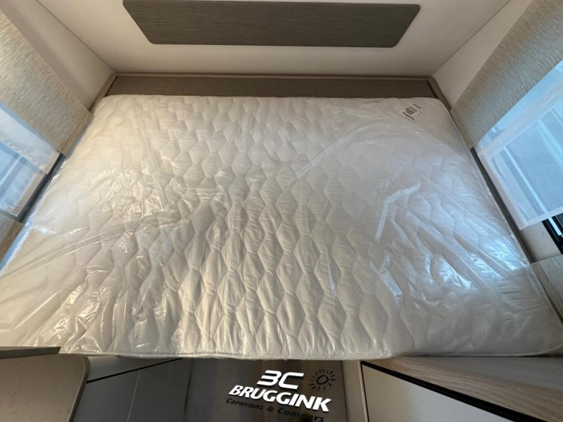 Bürstner Premio 395 TS DWARS BED 210CM 1.500 KG  foto: 7