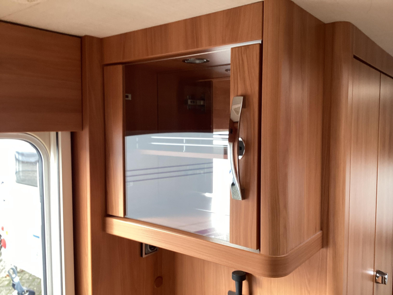 Eriba Nova Luxus Line 465 Mover/ cassete luifel  foto: 20