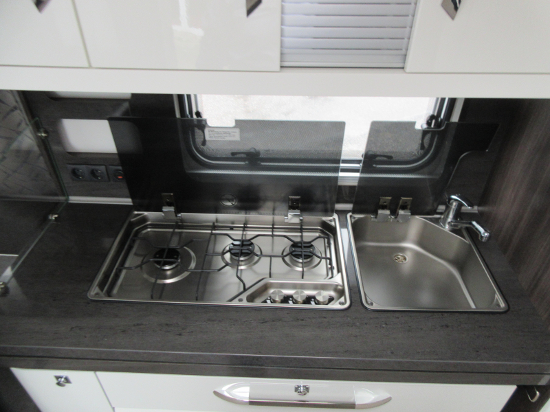 Hobby Prestige 560 UL RONDZIT HOGE KOELKAST  foto: 7