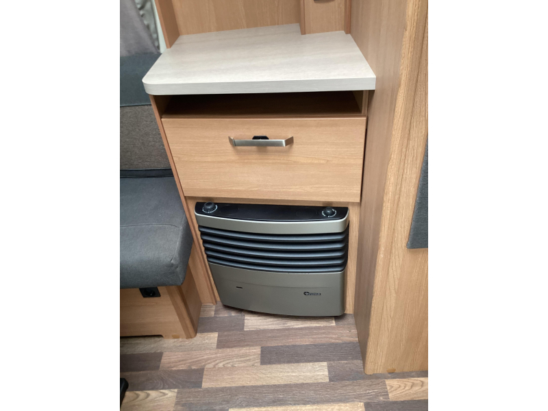 Knaus Sport 460 EU enkele bedden  foto: 16