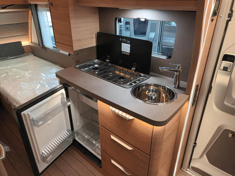 Knaus Sudwind Black Selection 460 EU  foto: 6