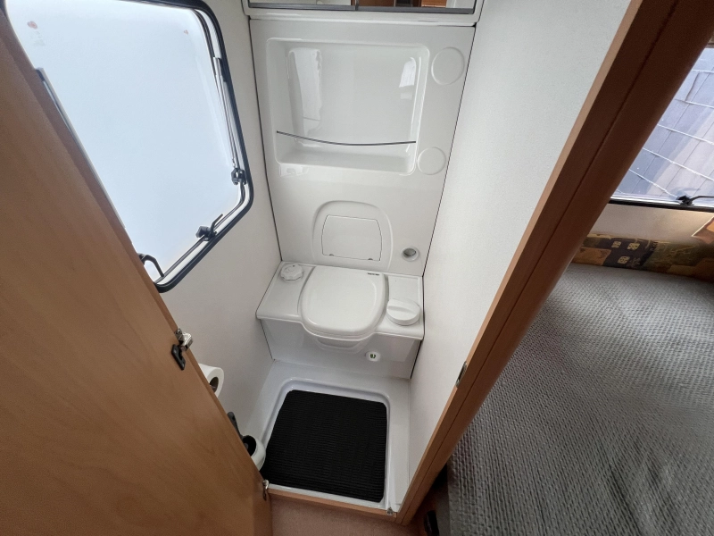 Chateau Cantara 450 CT Voortent, Fransbed  foto: 13