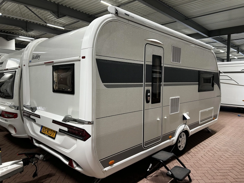 Hobby Excellent 460 SL Met mover en luifel 