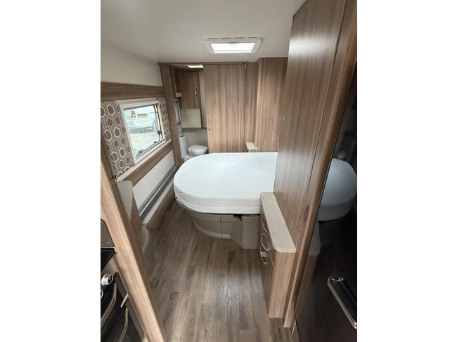 Swift Elite 645 Levelsysteem Mover Luifel Zonnepaneel Oven foto: 15