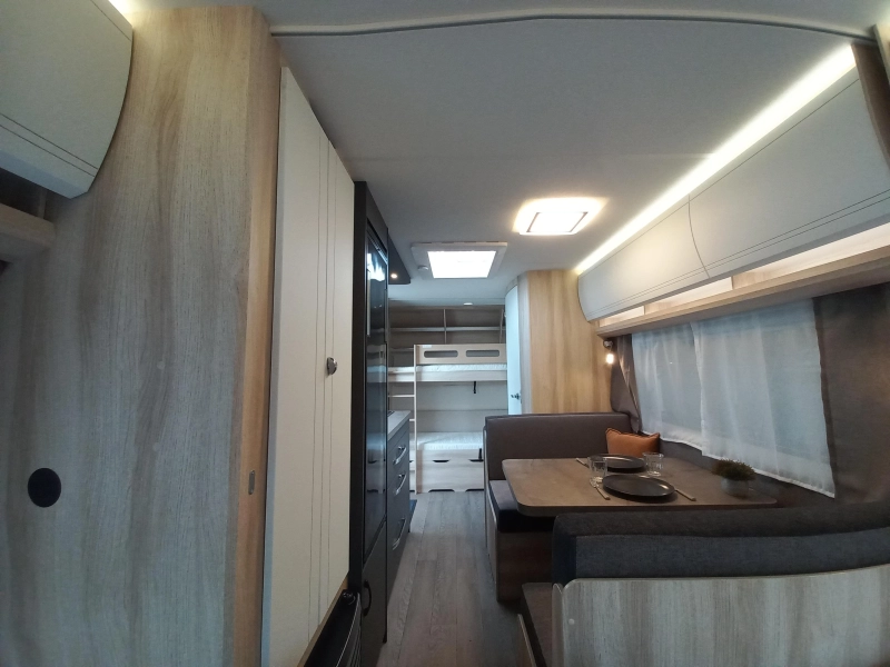 Hobby De Luxe 490 KMF 1800kg-vloerver-sfeerverl  foto: 6