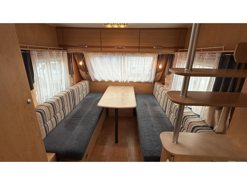 Caravelair Ambiance Style 372 keuken zitgroep toilet  foto: 9