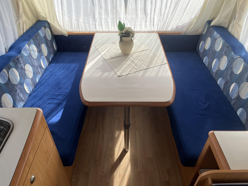 Chateau Calypso 480 KMD Stapelbed - Voortent  foto: 7