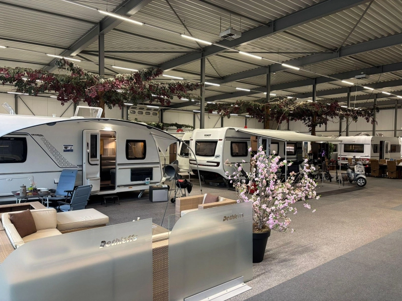Hobby Excellent 460 SL Met mover en luifel  foto: 16