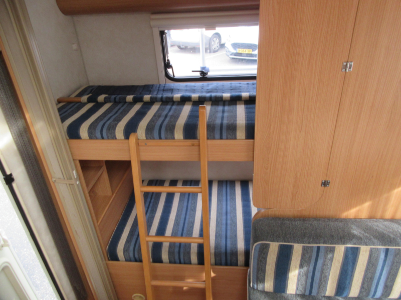 Adria Altea 462 PK LICHTGEWICHT EN VOORTENT  foto: 8